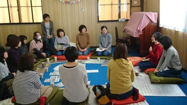 子育てカフェの様子