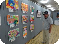 育成会・福成会合同作品展見学の様子1
